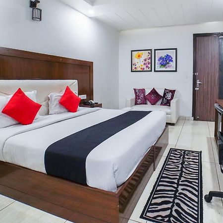 Hotel Collection O Prem Ratna Dehradun Zewnętrze zdjęcie