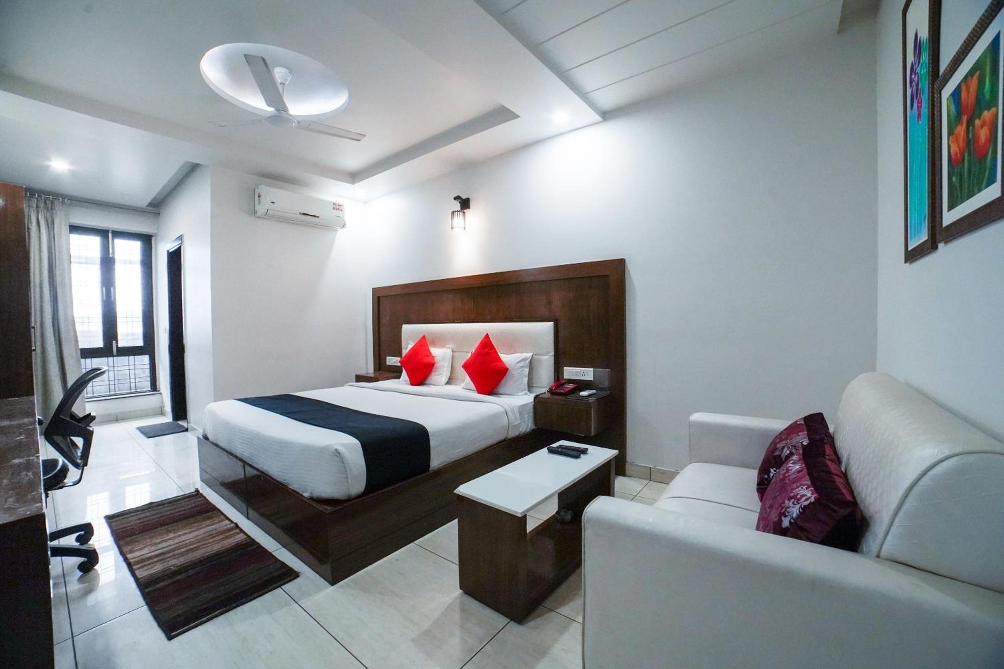 Hotel Collection O Prem Ratna Dehradun Zewnętrze zdjęcie