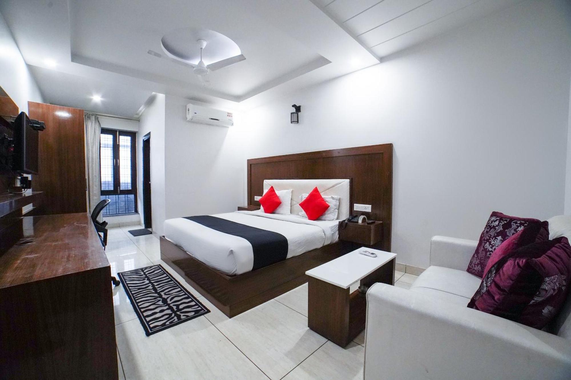 Hotel Collection O Prem Ratna Dehradun Zewnętrze zdjęcie