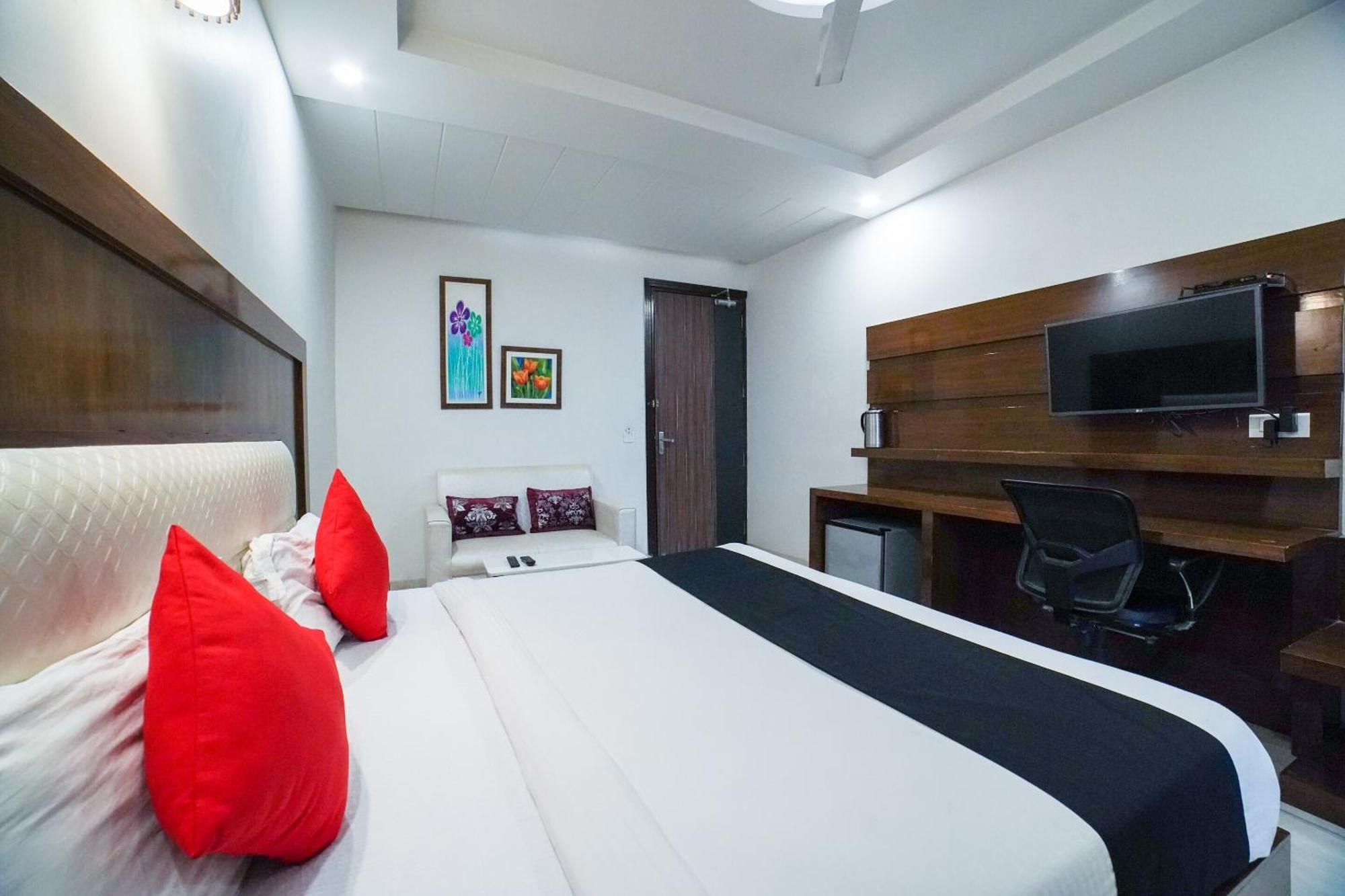 Hotel Collection O Prem Ratna Dehradun Zewnętrze zdjęcie