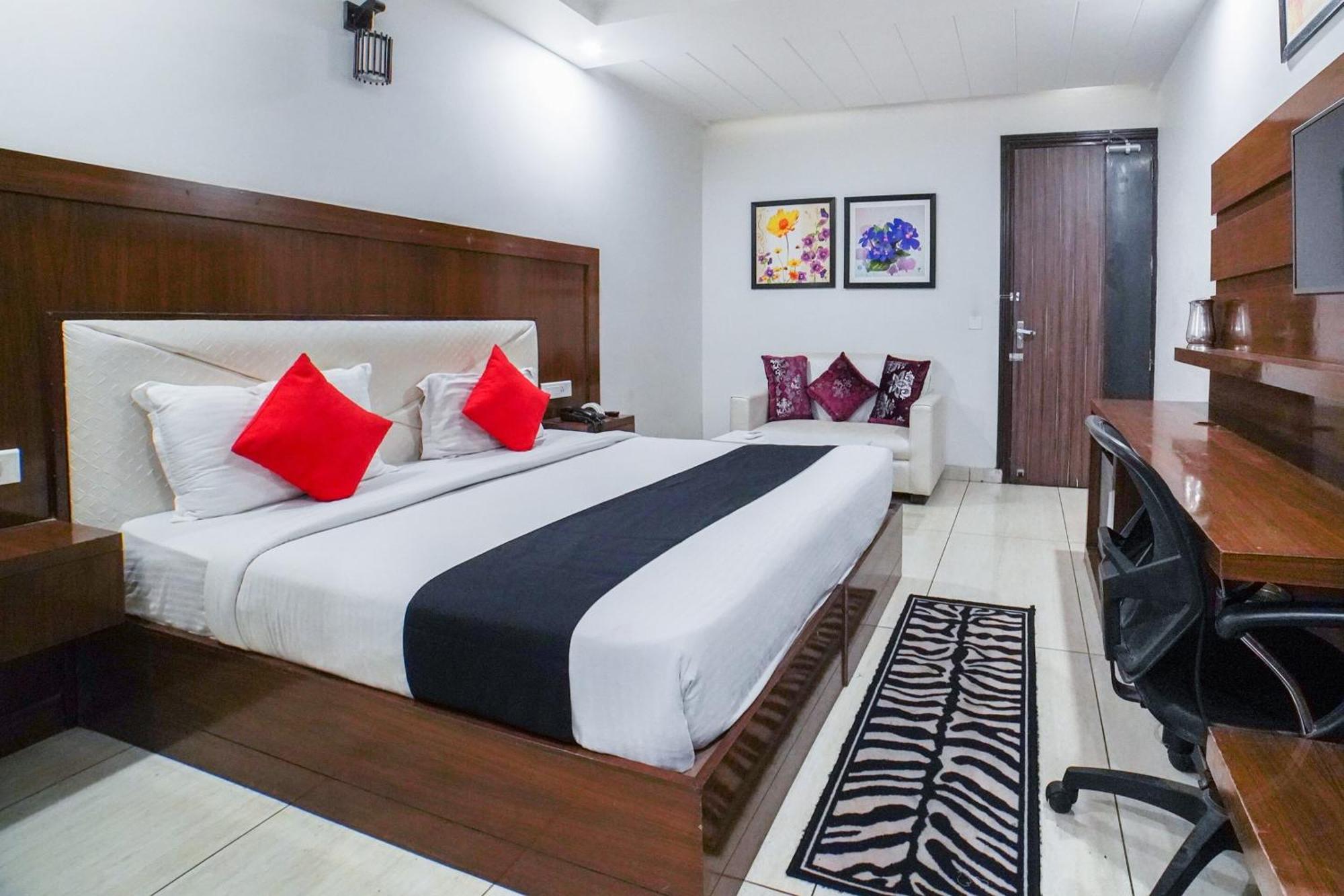 Hotel Collection O Prem Ratna Dehradun Zewnętrze zdjęcie