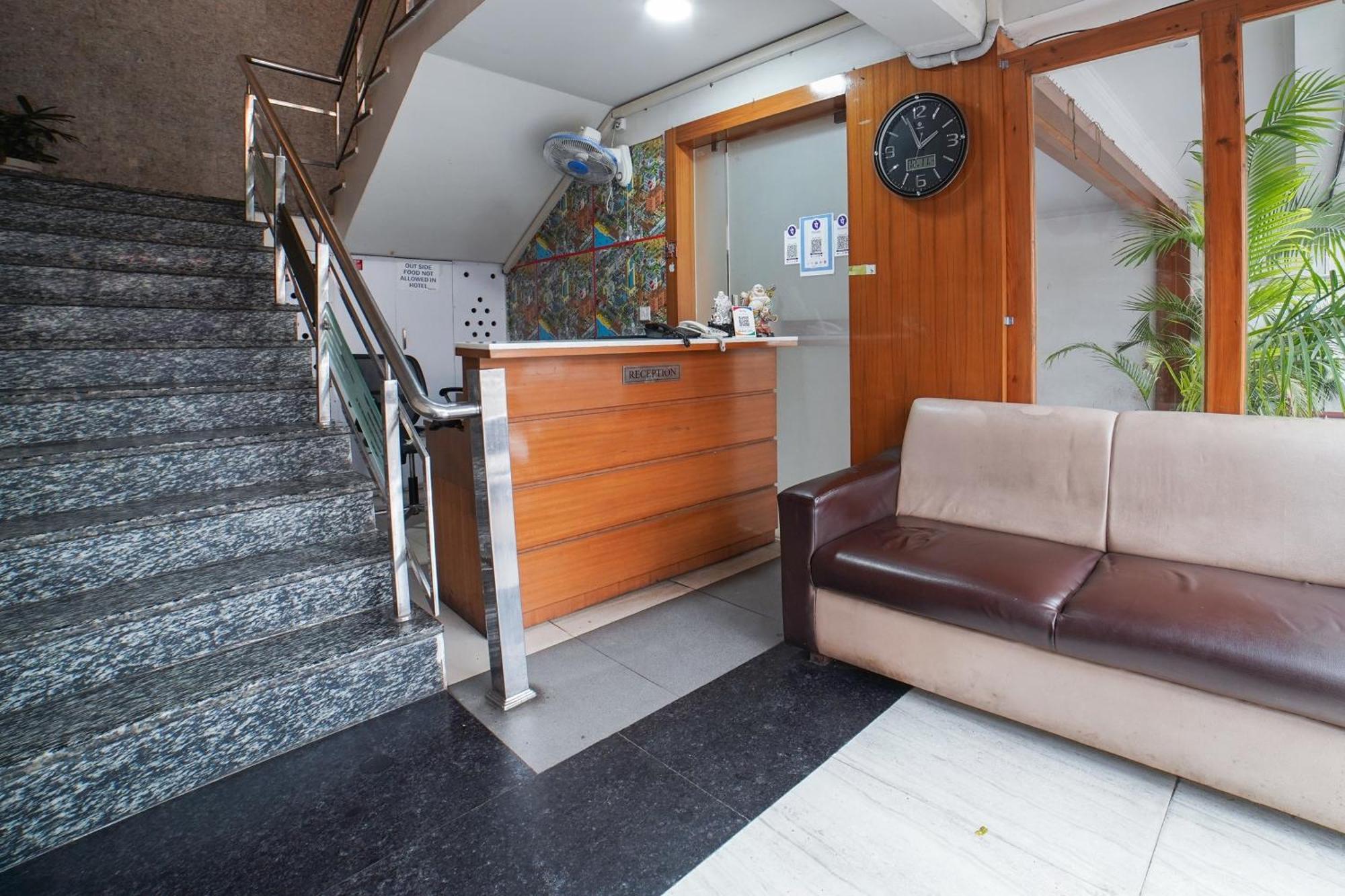 Hotel Collection O Prem Ratna Dehradun Zewnętrze zdjęcie
